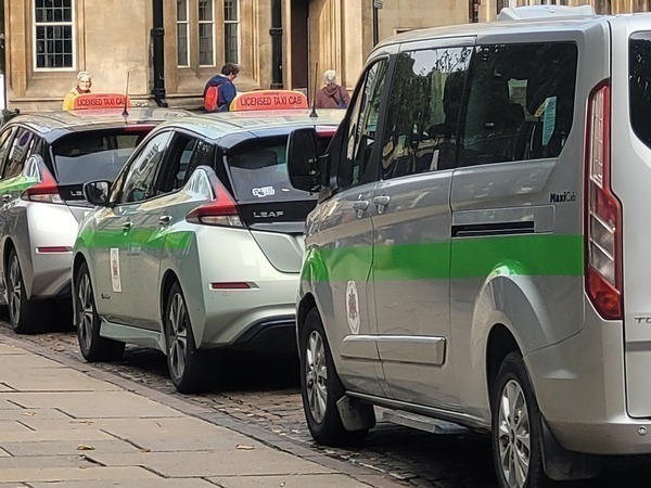 A picture of a taxi rank